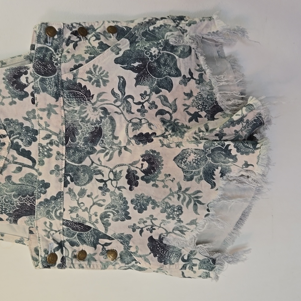 Anthropologie Pilcro Cutoff Denim Ivory Printed Overall Shorts - Picture 7 of 11